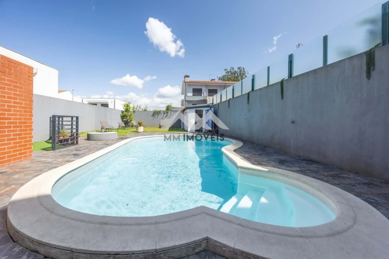 Moradia T3 para Venda em Cidade da Maia Foto 46