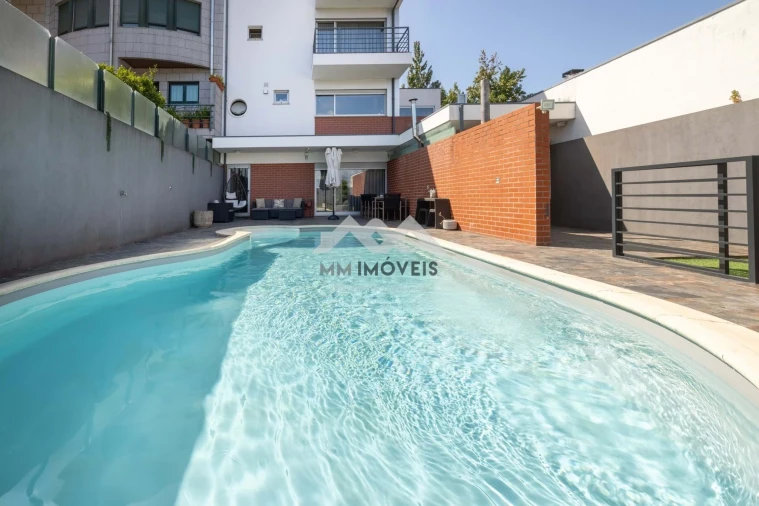 Moradia T3 para Venda em Cidade da Maia Foto 54