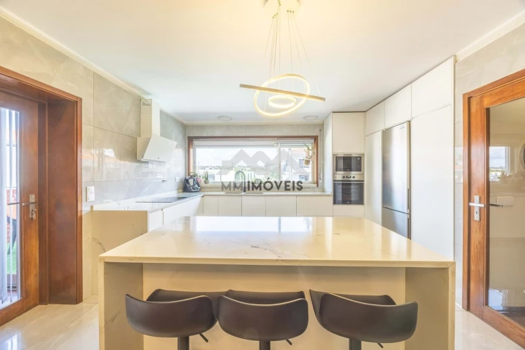 Moradia T3 para Venda em Cidade da Maia Foto 9