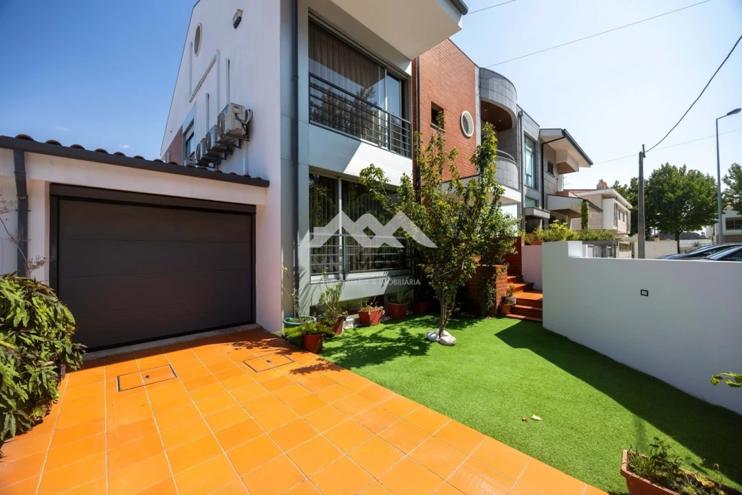 Moradia T3 para Venda em Cidade da Maia Foto 26