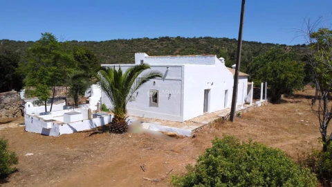 Moradia T14 para Venda em Loule (São Clemente)