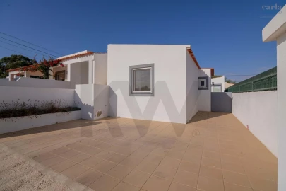Moradia T4 para Venda em Albufeira e Olhos de Água