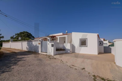 Moradia T4 para Venda em Albufeira e Olhos de Água