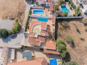 Moradia T4 para Venda em Albufeira e Olhos de Água
