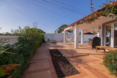Moradia T4 para Venda em Albufeira e Olhos de Água