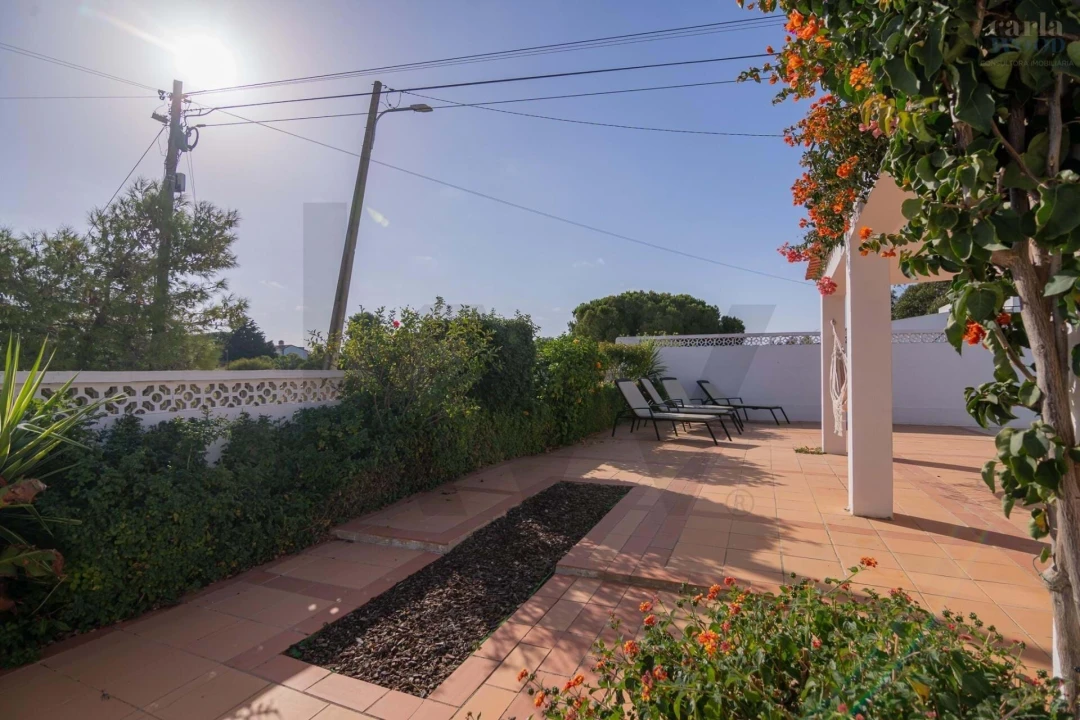 Moradia T4 para Venda em Albufeira e Olhos de Água Foto 32