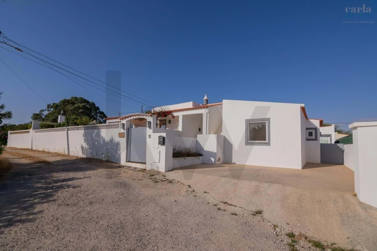 Moradia T4 para Venda em Albufeira e Olhos de Água Foto 10