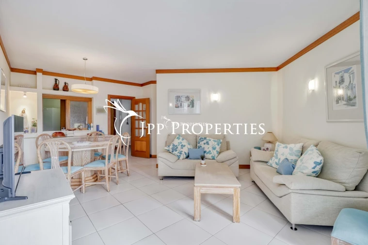 Apartamento T2 para Venda em Quarteira Foto 4