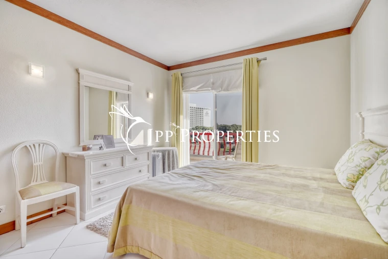 Apartamento T2 para Venda em Quarteira Foto 8