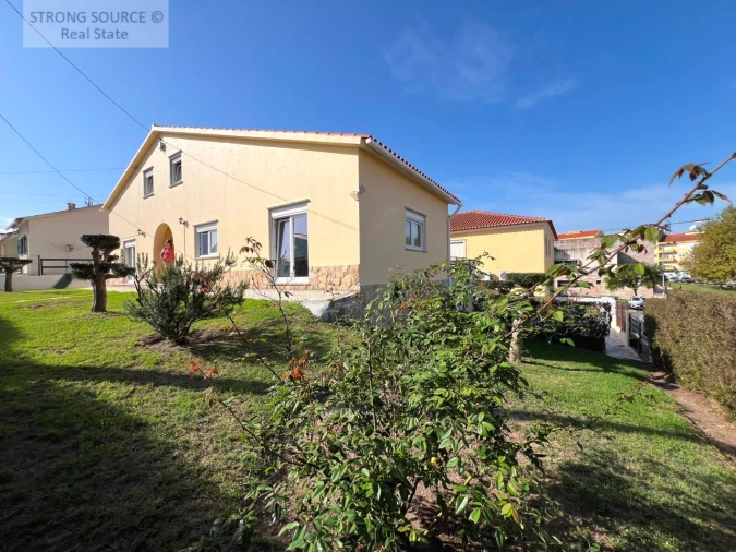 Moradia T5 para Venda em Cadaval e Pêro Moniz Foto 3