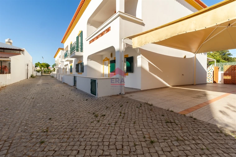 Moradia T4 para Venda em Altura Foto 35