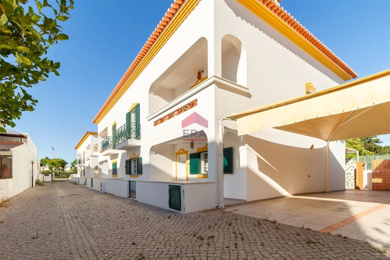 Moradia T4 para Venda em Altura Foto 1