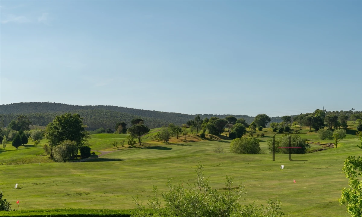 Moradia T4 para Venda em Água Longa Foto 4