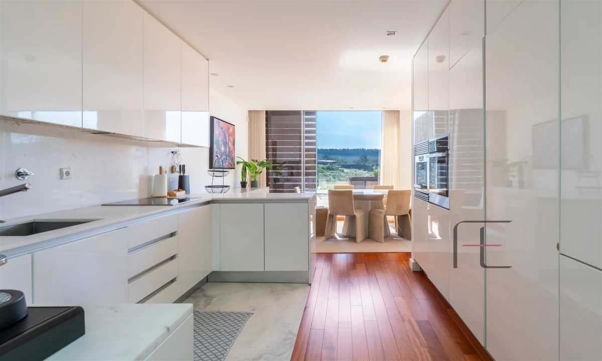 Moradia T4 para Venda em Água Longa Foto 19