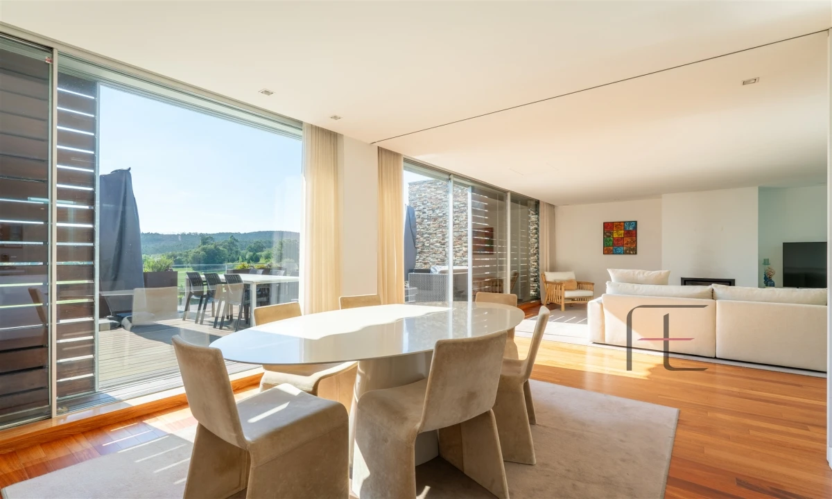 Moradia T4 para Venda em Água Longa Foto 17