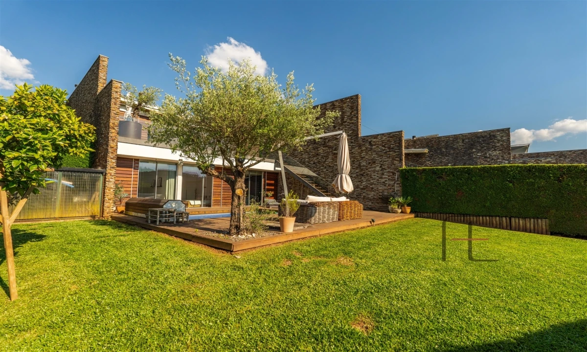 Moradia T4 para Venda em Água Longa Foto 38