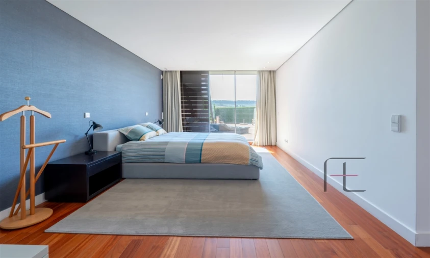 Moradia T4 para Venda em Água Longa Foto 28