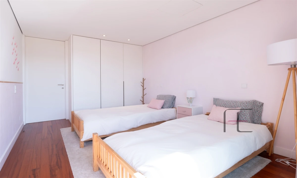 Moradia T4 para Venda em Água Longa Foto 30