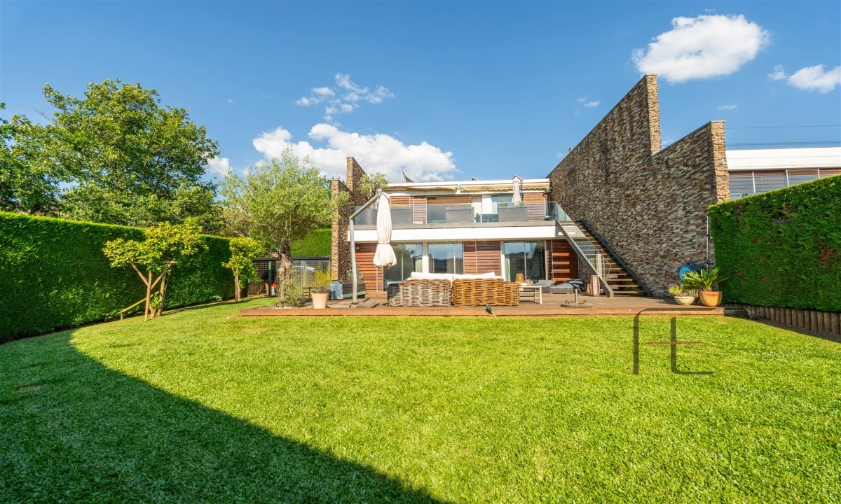 Moradia T4 para Venda em Água Longa Foto 40