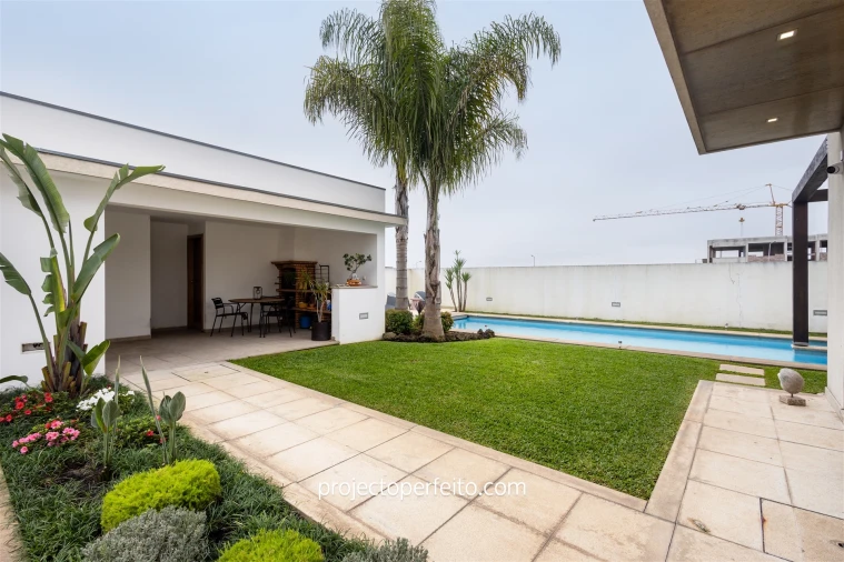 Moradia T5 para Venda em Grijó e Sermonde Foto 1