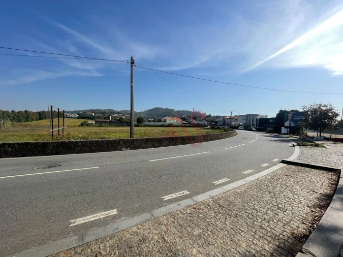 Terreno para Venda em Ruivães e Novais Foto 11