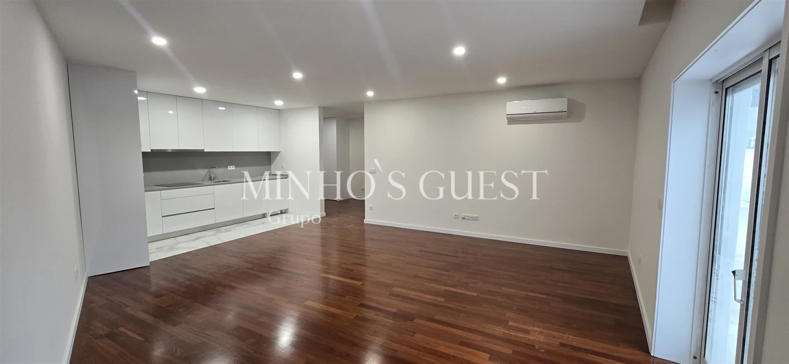 Apartamento T2 para Arrendamento em Braga (São José de São Lázaro e São João do Souto) Foto 1