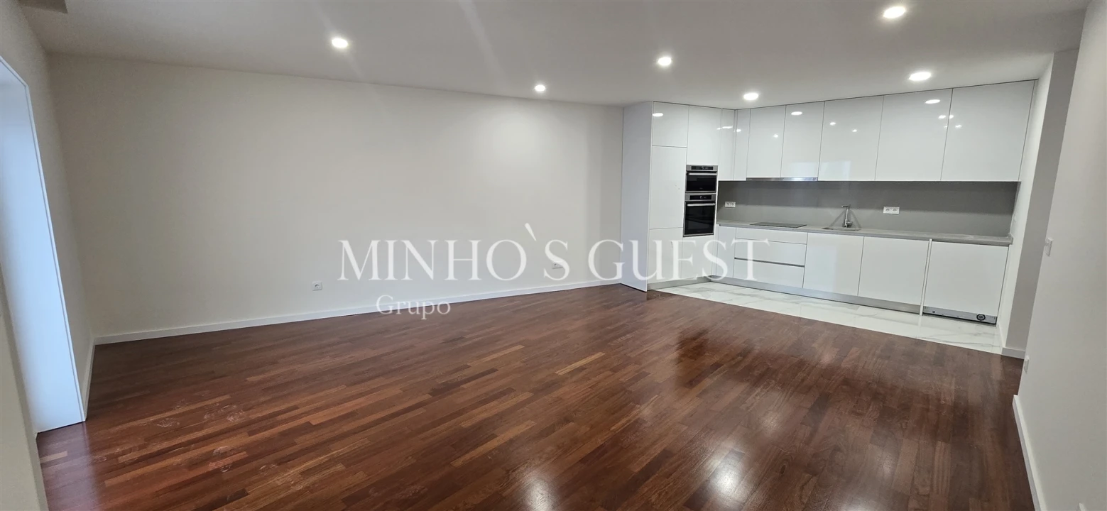 Apartamento T2 para Arrendamento em Braga (São José de São Lázaro e São João do Souto) Foto 2