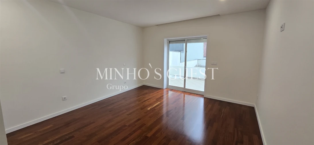 Apartamento T2 para Arrendamento em Braga (São José de São Lázaro e São João do Souto) Foto 13