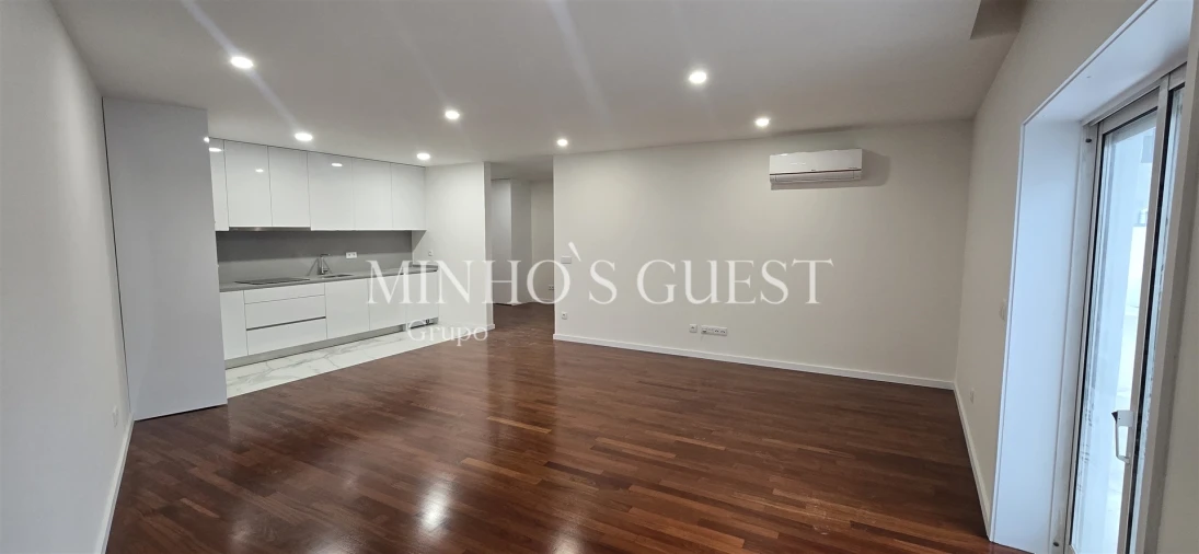 Apartamento T2 para Arrendamento em Braga (São José de São Lázaro e São João do Souto) Foto 3