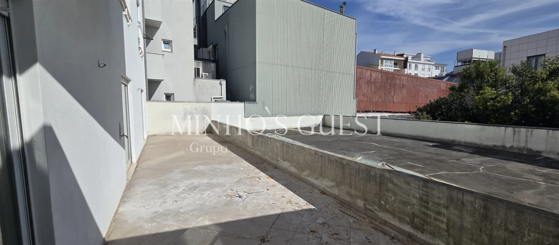 Apartamento T2 para Arrendamento em Braga (São José de São Lázaro e São João do Souto) Foto 6