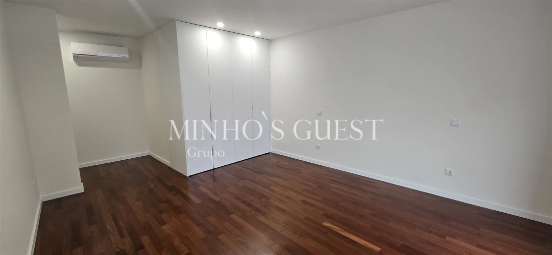 Apartamento T2 para Arrendamento em Braga (São José de São Lázaro e São João do Souto) Foto 14