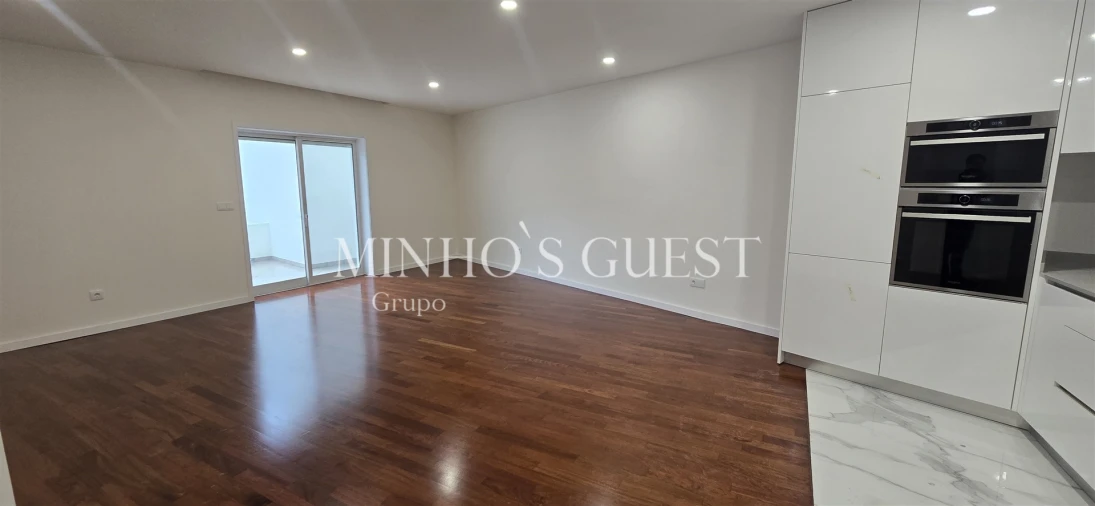 Apartamento T2 para Arrendamento em Braga (São José de São Lázaro e São João do Souto) Foto 4