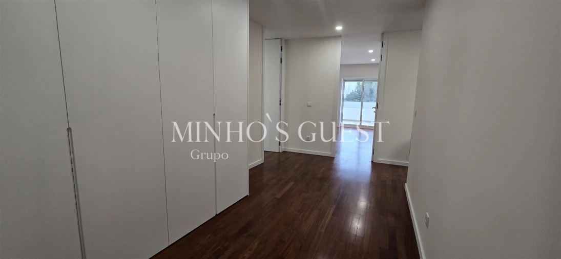 Apartamento T2 para Arrendamento em Braga (São José de São Lázaro e São João do Souto) Foto 17