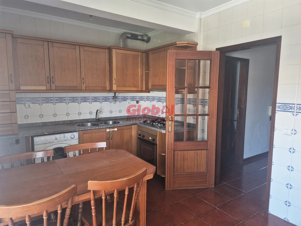 Apartamento T3 para Venda em Oliveira do Hospital e São Paio de Gramaços Foto 3