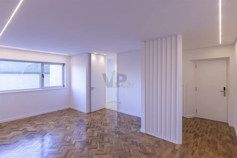 Apartamento T4 para Venda em Cedofeita, Santo Ildefonso, Sé, Miragaia, São Nicolau e Vitória Foto 11