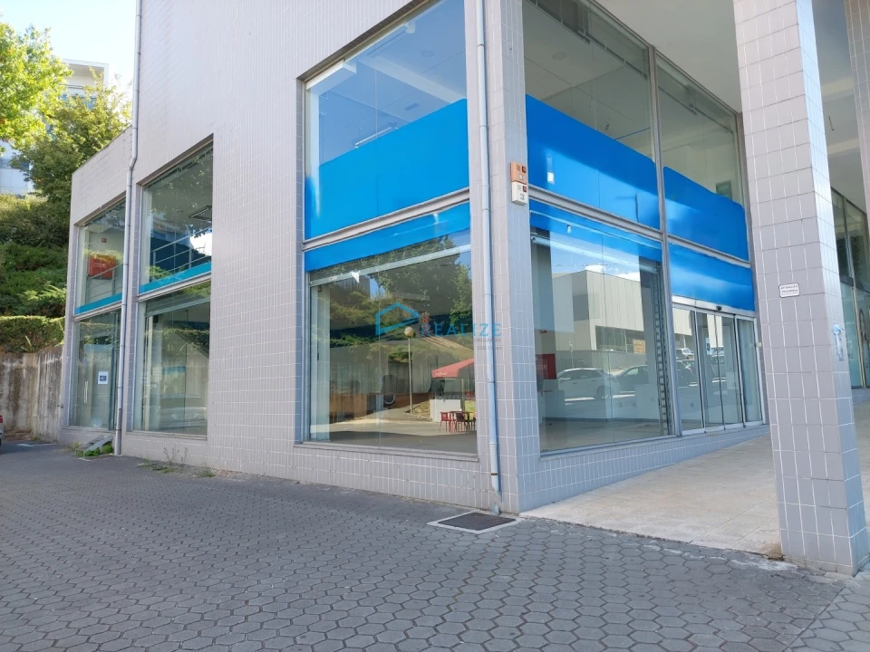 Loja para Arrendamento em Nossa Senhora da Conceição, São Pedro e São Dinis Foto 1