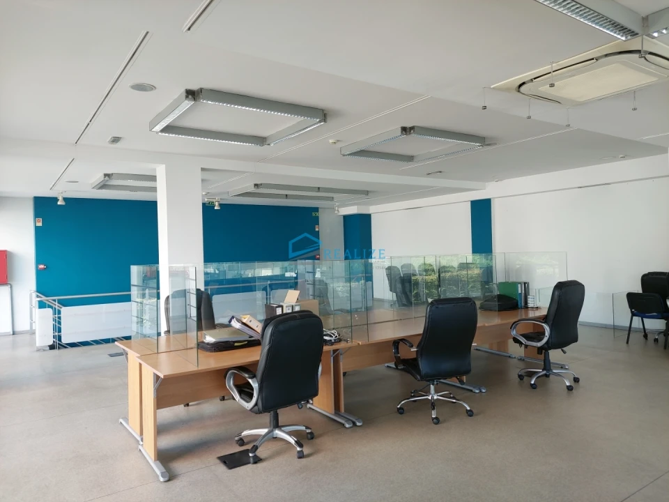 Loja para Arrendamento em Nossa Senhora da Conceição, São Pedro e São Dinis Foto 17