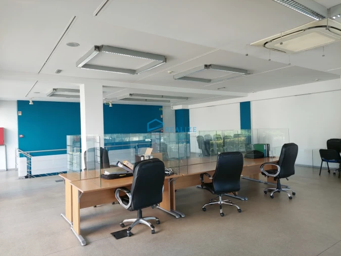 Loja para Arrendamento em Nossa Senhora da Conceição, São Pedro e São Dinis Foto 17