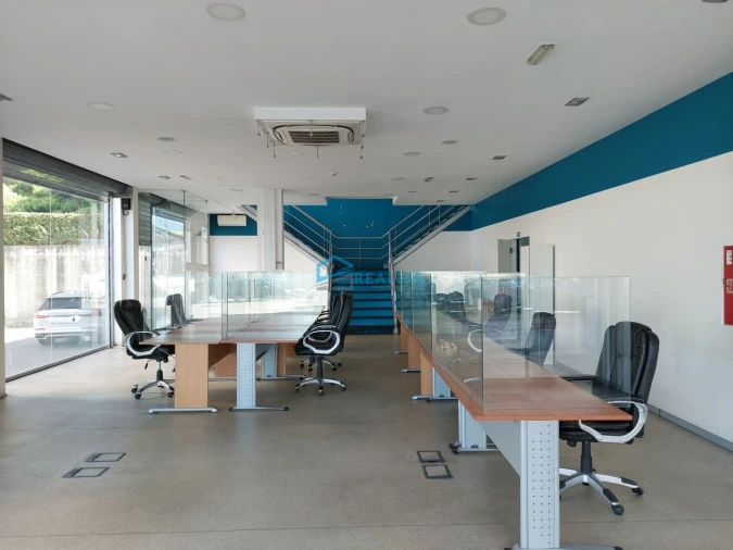 Loja para Arrendamento em Nossa Senhora da Conceição, São Pedro e São Dinis Foto 9