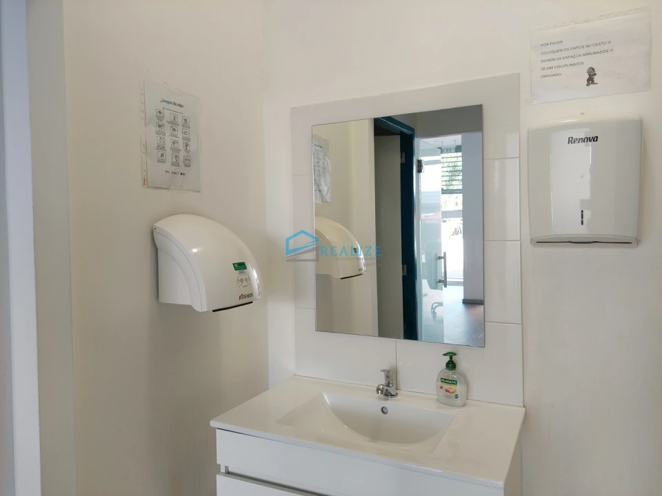 Loja para Arrendamento em Nossa Senhora da Conceição, São Pedro e São Dinis Foto 12