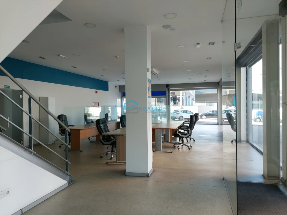 Loja para Arrendamento em Nossa Senhora da Conceição, São Pedro e São Dinis Foto 5