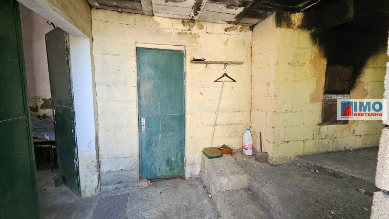 Garagem para Venda em Escalos de Cima e Lousa Foto 8