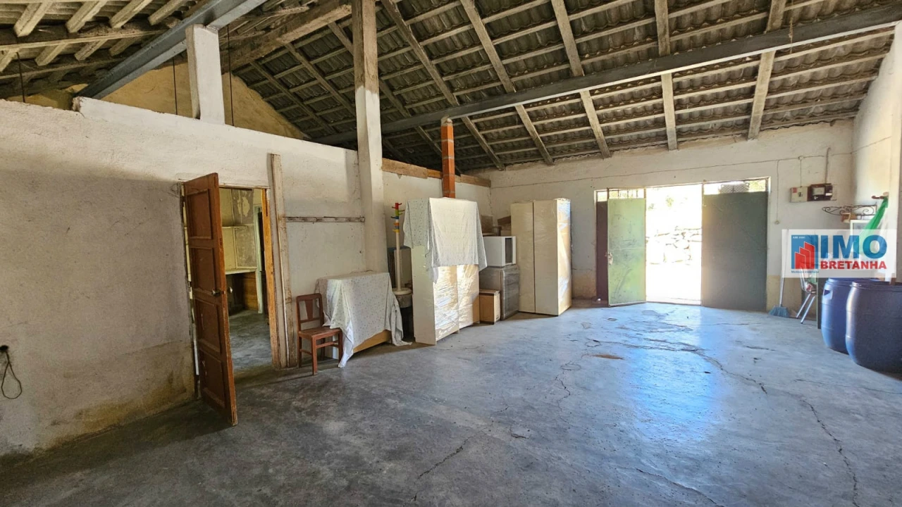 Garagem para Venda em Escalos de Cima e Lousa Foto 3