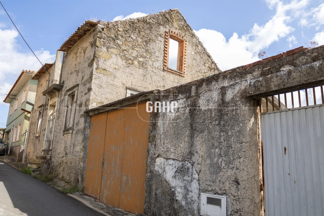 Moradia T0 para Venda em Lorvão Foto 3