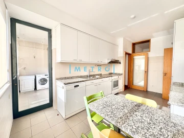Apartamento T4 para Venda em Aldoar, Foz do Douro e Nevogilde