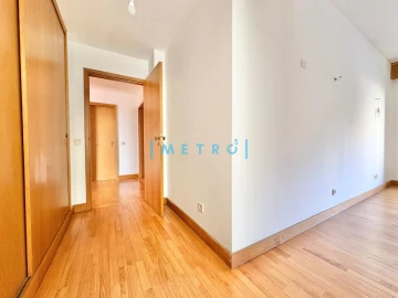 Apartamento T4 para Venda em Aldoar, Foz do Douro e Nevogilde