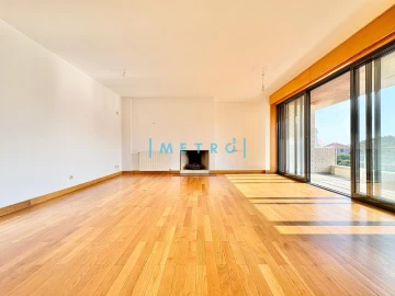 Apartamento T4 para Venda em Aldoar, Foz do Douro e Nevogilde