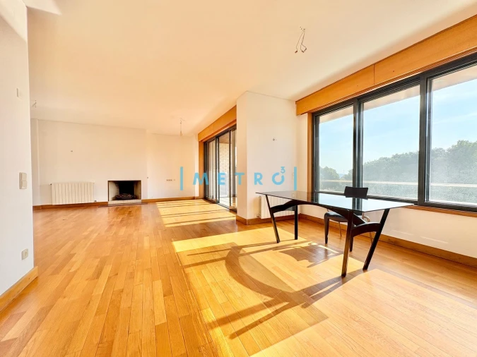 Apartamento T4 para Venda em Aldoar, Foz do Douro e Nevogilde Foto 9