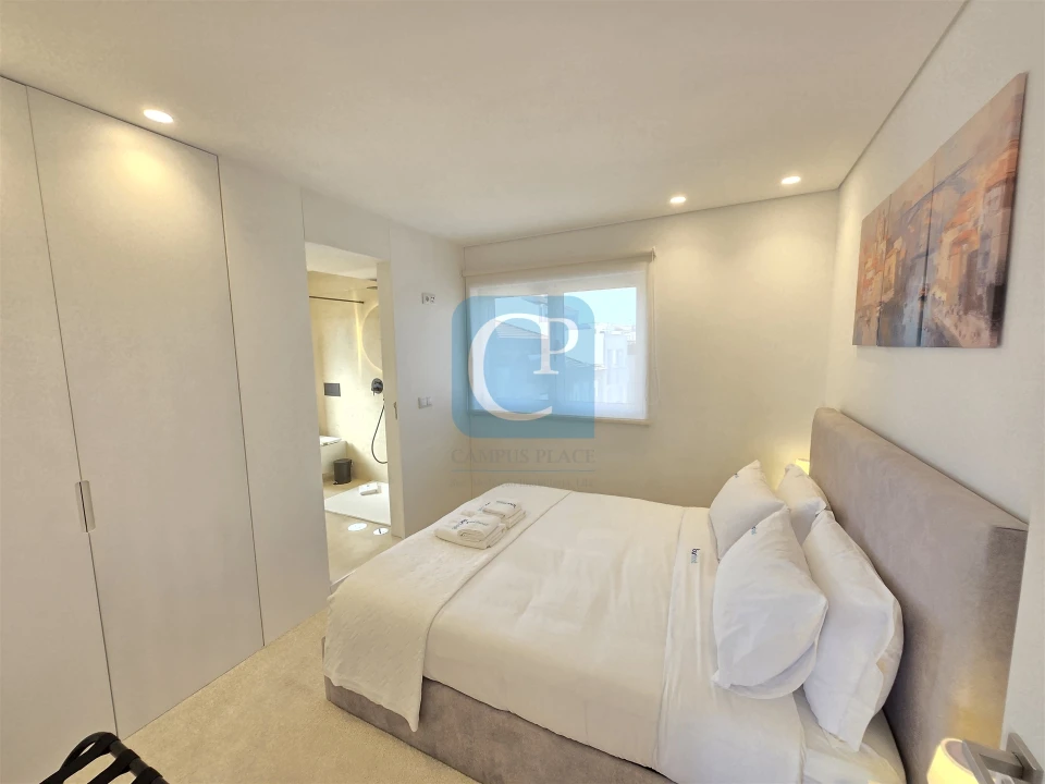 Apartamento T4 para Venda em Cedofeita, Santo Ildefonso, Sé, Miragaia, São Nicolau e Vitória Foto 4