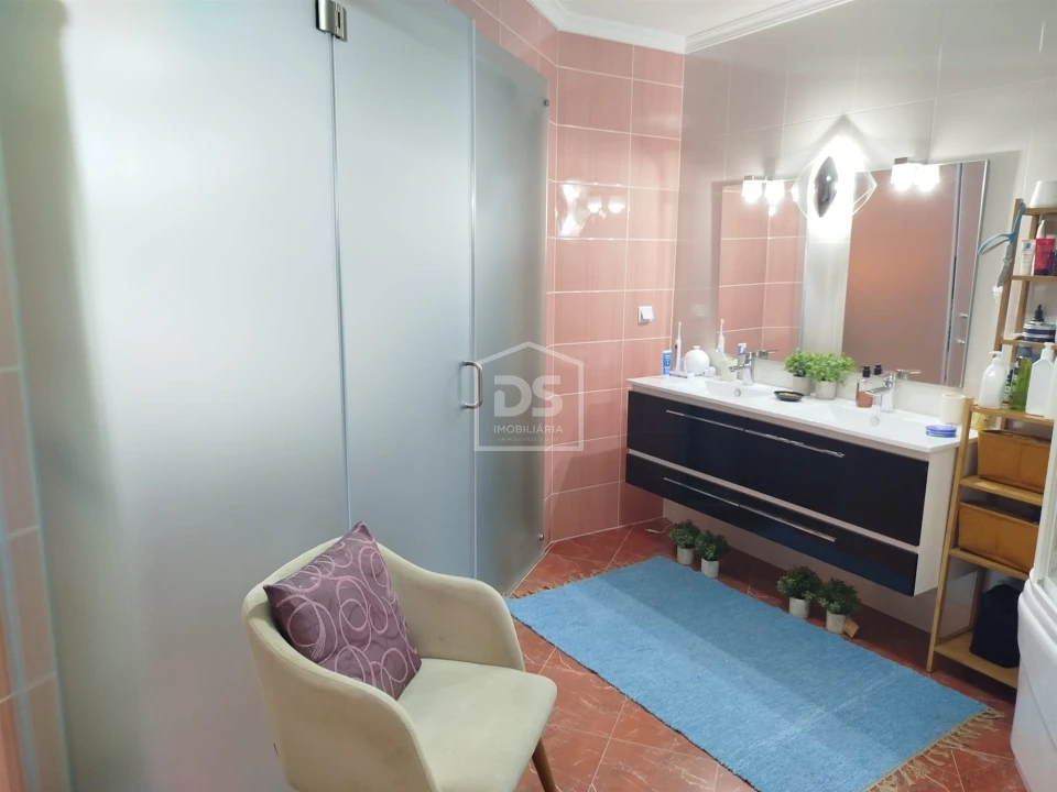 Moradia T4 para Venda em Canas de Senhorim Foto 37